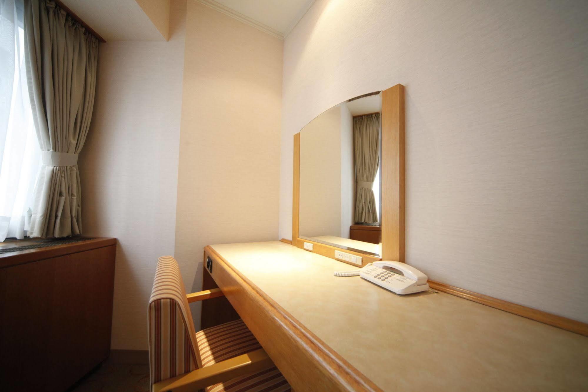 Vessel Inn Ueno Iriya Ekimae Tokyo Exterior photo